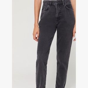 BDG high- waist mom jean- washed black